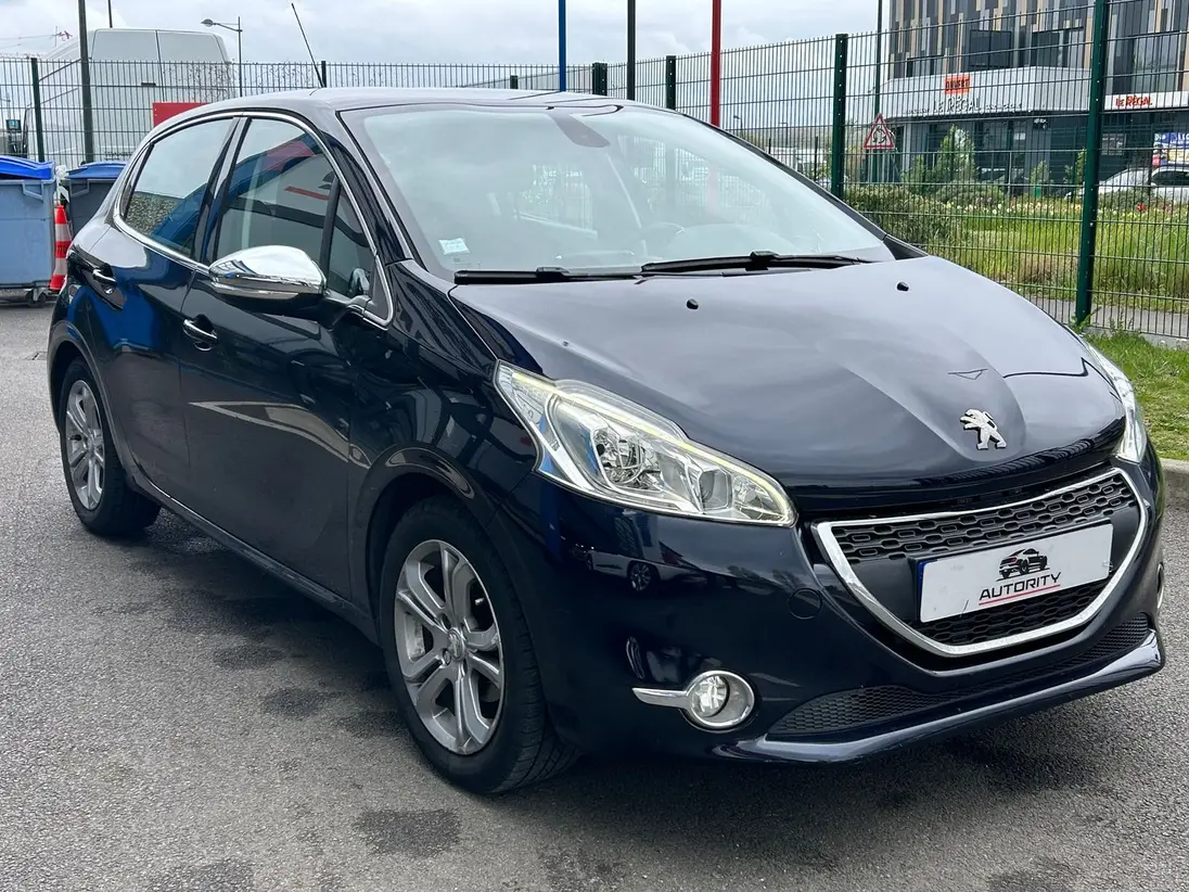 PEUGEOT 208 – Image 2