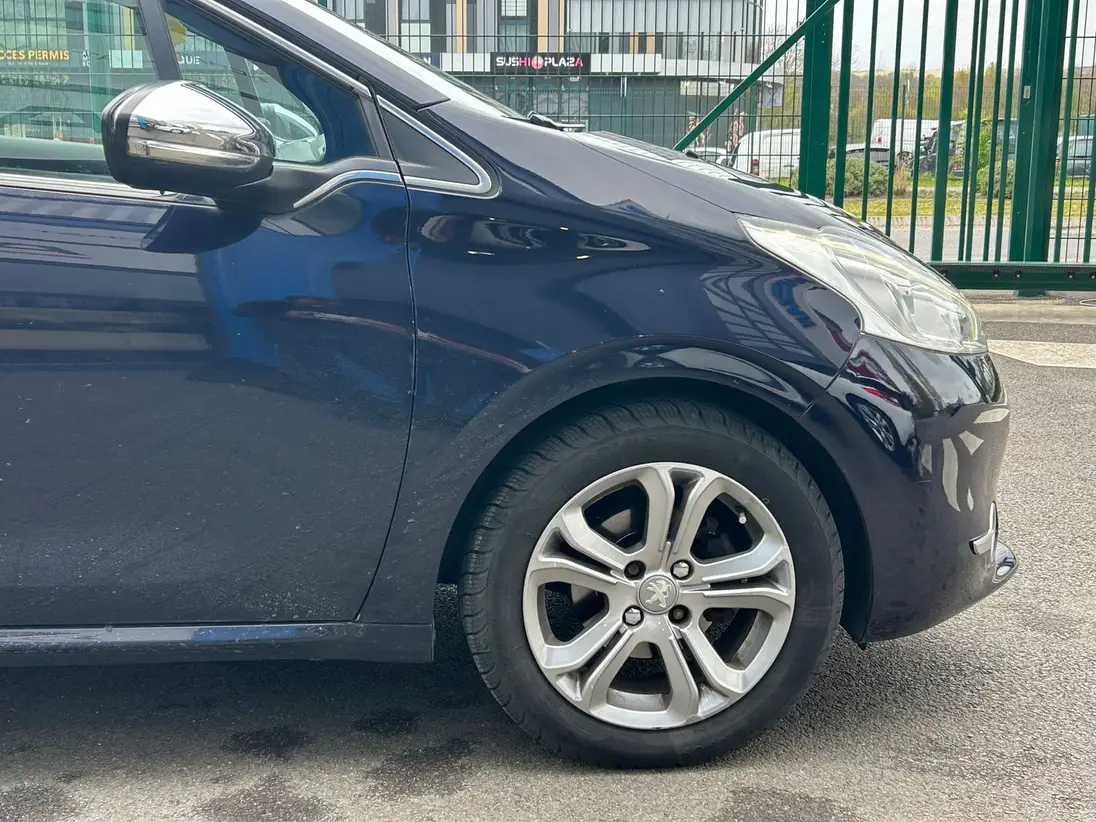 PEUGEOT 208 – Image 14